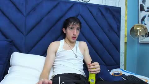 Snapshot of vinniematte chatting on February 27, 3:04 am vinniematte online show from February 27, 3:04 am