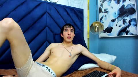 Snapshot of vinniematte chatting on March 8, 9:39 am vinniematte online show from March 8, 9:39 am