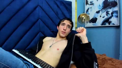 Snapshot of vinniematte chatting on March 9, 6:06 am vinniematte online show from March 9, 6:06 am