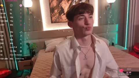 Snapshot of vinsant_x chatting on April 12, 8:08 am Vinsant online show from April 12, 8:08 am