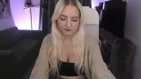 violamore online show from April 4, 6:05 pm