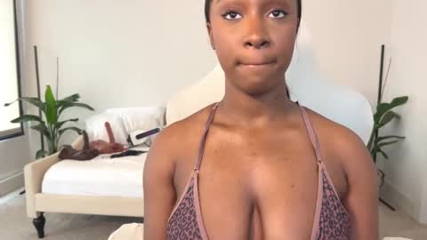 Fantasy Black Girl online show from February 10, 9:25 pm