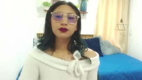V I O L E T  online show from May 19, 2:01 pm
