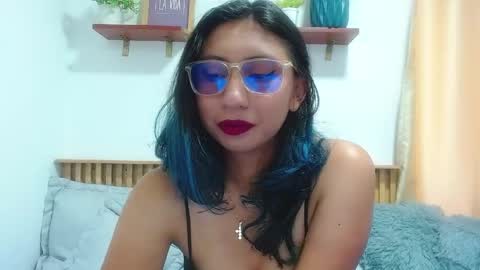 V I O L E T  online show from May 21, 2:13 pm