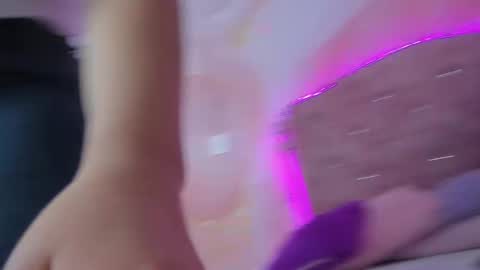 Snapshot of violet__taylor_ chatting on January 17, 2:16 am violet__taylor_ online show from January 17, 2:16 am