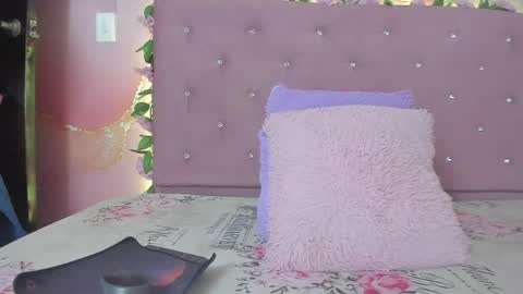 violet__taylor_ online show from May 26, 2:18 am