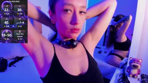 Violet Jones online show from March 28, 5:01 pm