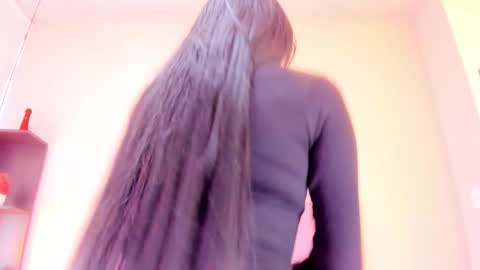 violet online show from December 16, 1:05 pm