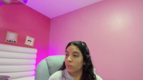 violet_sinclair online show from May 19, 11:38 am