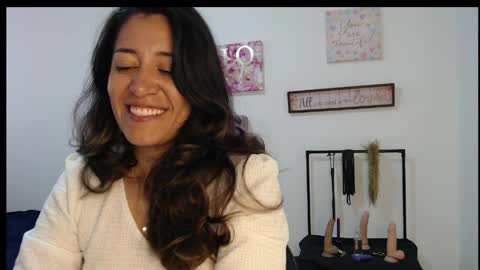 violeta_scott_ online show from May 5, 12:57 pm