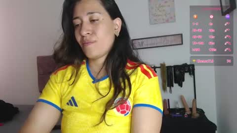 violeta_scott_ online show from June 23, 3:43 pm