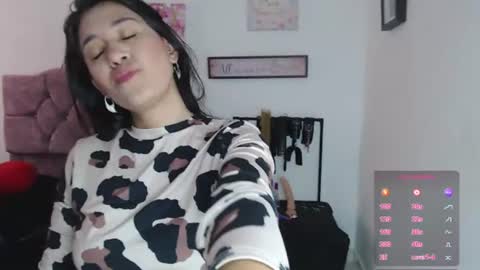 violeta_scott_ online show from August 4, 4:20 pm