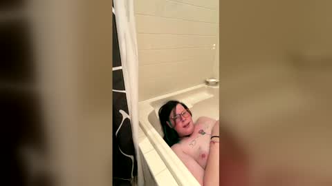 violetann93 online show from March 31, 11:27 pm