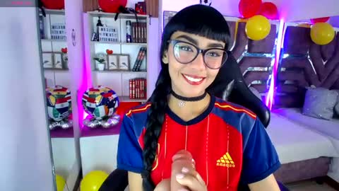 Violet online show from June 21, 11:24 am