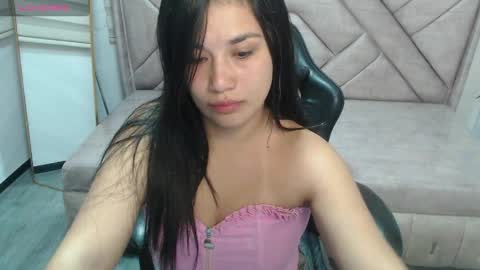 Violetta  online show from April 10, 3:45 am