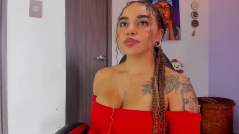 Snapshot of violettaa__ chatting on March 3, 8:59 pm Violetta online show from March 3, 8:59 pm