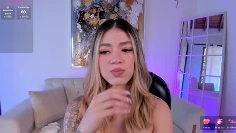 Violett  online show from February 11, 6:46 pm