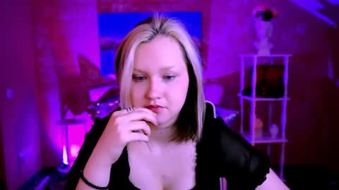Violett online show from June 28, 8:09 am