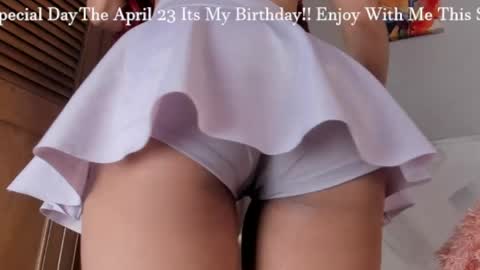 violetwinters_ online show from April 21, 3:46 am