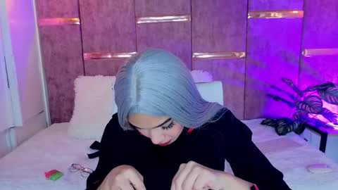 viollettebylyly online show from October 8, 12:14 pm