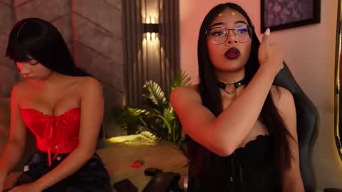 viollettebylyly online show from October 11, 12:04 pm