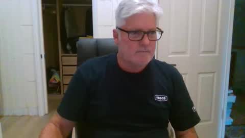 viper654321 online show from April 2, 7:17 am