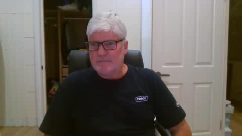 viper654321 online show from April 11, 7:35 am