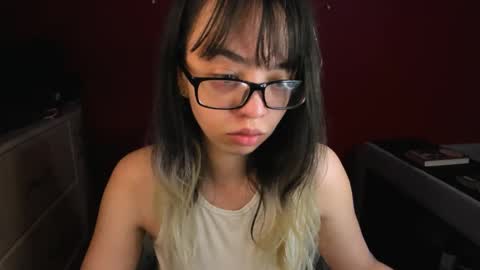 Zoe online show from June 2, 6:43 pm