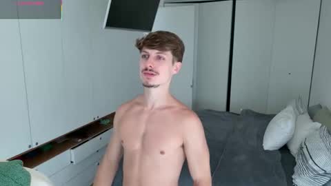 vitoraugustoxxx online show from May 28, 6:38 pm