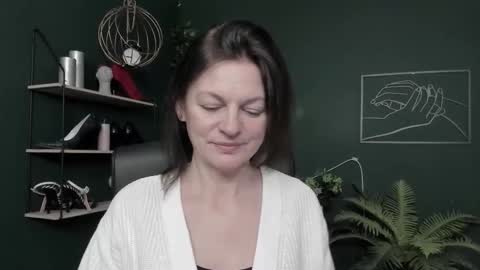 Vivian online show from February 5, 7:13 am