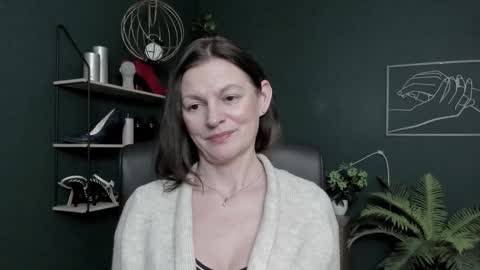 Vivian online show from February 10, 7:07 pm