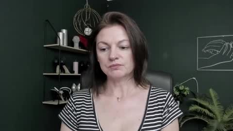 Vivian online show from May 30, 8:44 am