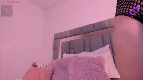 Vivi online show from September 27, 12:10 pm