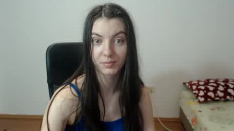 Snapshot of vivianngray chatting on January 1, 5:33 pm Vivian Gray online show from January 1, 5:33 pm