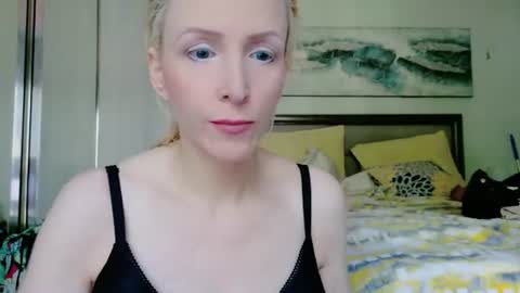Vivians Roses online show from July 13, 1:03 pm