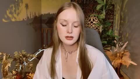 Vivien online show from December 22, 5:10 pm