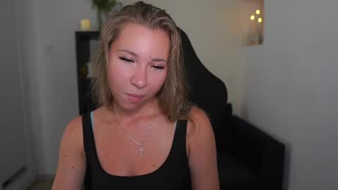 VivienVance online show from July 14, 2:01 pm