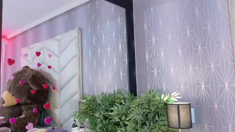 Snapshot of vixen_flutter chatting on May 11, 4:04 pm Vixen online show from May 11, 4:04 pm