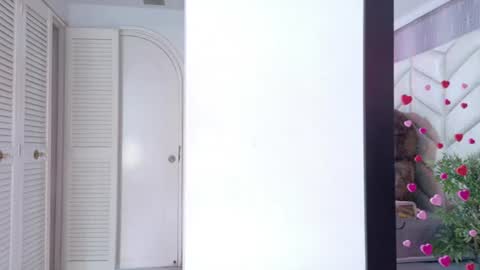Snapshot of vixen_flutter chatting on June 17, 1:45 pm Vixen online show from June 17, 1:45 pm