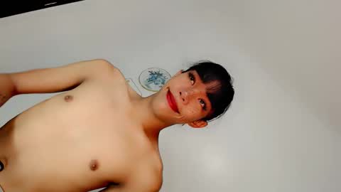 Snapshot of vixen_foxx chatting on March 1, 6:26 am vixen online show from March 1, 6:26 am