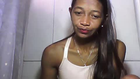 Snapshot of vixen_lina chatting on June 23, 6:22 am vixen_lina online show from June 23, 6:22 am
