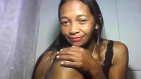 Snapshot of vixen_lina chatting on July 2, 6:36 pm vixen_lina online show from July 2, 6:36 pm