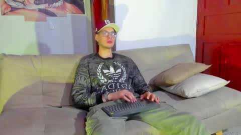 Snapshot of vlad__night chatting on February 5, 11:37 am Vlad online show from February 5, 11:37 am