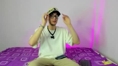 Snapshot of vlad__night chatting on February 12, 12:11 pm Vlad online show from February 12, 12:11 pm