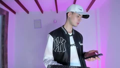 Snapshot of vlad__night chatting on March 4, 3:23 am Vlad online show from March 4, 3:23 am