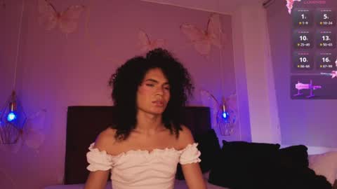 Snapshot of vnuss__ chatting on June 25, 7:02 am VENUS online show from June 25, 7:02 am