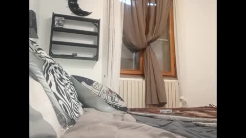Snapshot of volpecesare419 chatting on February 23, 4:35 pm volpecesare419 online show from February 23, 4:35 pm