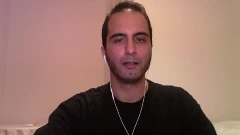 Snapshot of volve5 chatting on April 1, 12:11 am volve5 online show from April 1, 12:11 am