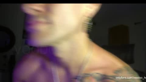 Voodoo and Lucy online show from May 25, 6:52 am