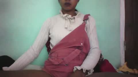 Snapshot of vounialdy chatting on February 21, 1:44 pm vounialdy online show from February 21, 1:44 pm